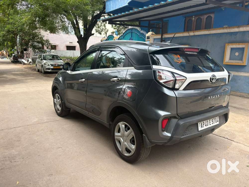 Tata Nexon 2023 Petrol