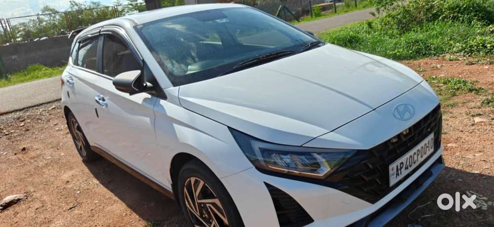 Hyundai New I20 1.2 Asta (o) Mt Dual Tone, 2024, Petrol