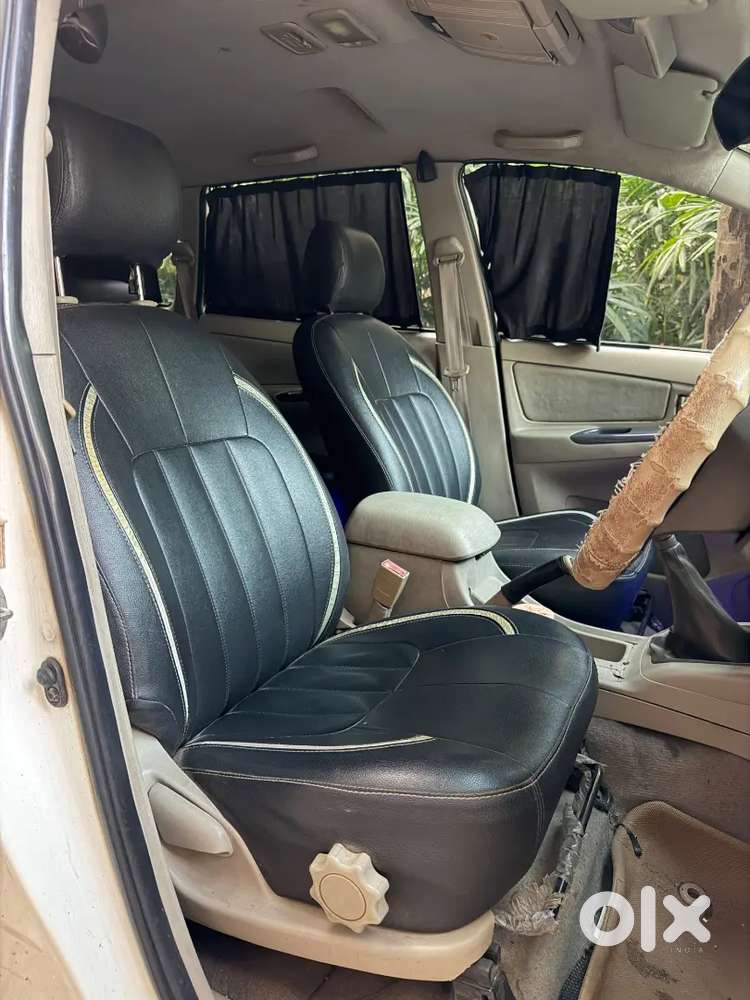 Toyota Innova 2.5 G 8 Seater 2011