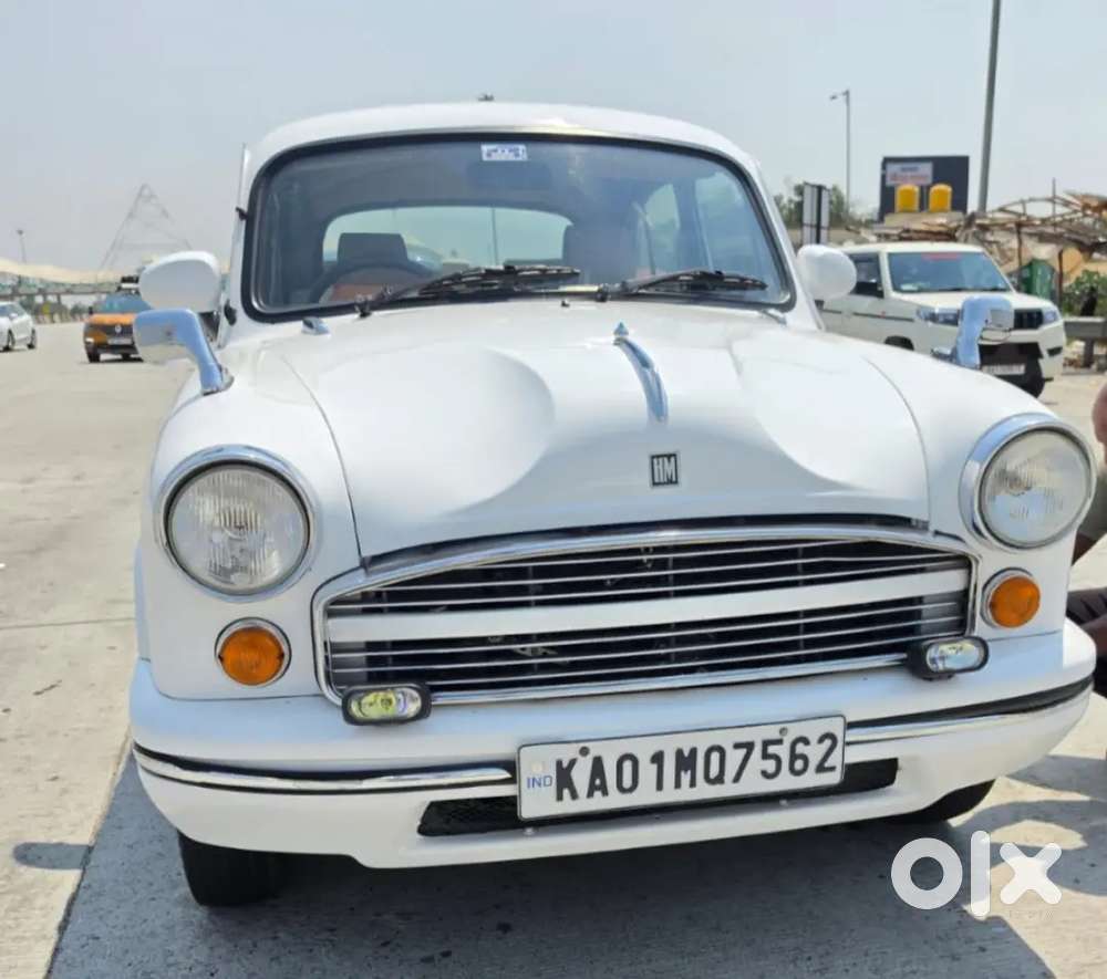 Ambassador Grand 2002 Petrol