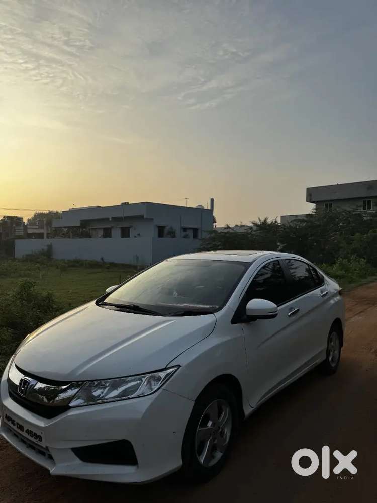Honda City 2016 Diesel Manual Showroom Track