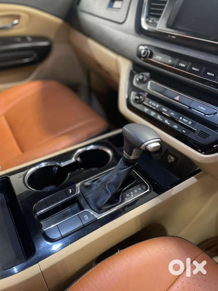 Kia Carnival Prestige, 2021, Diesel