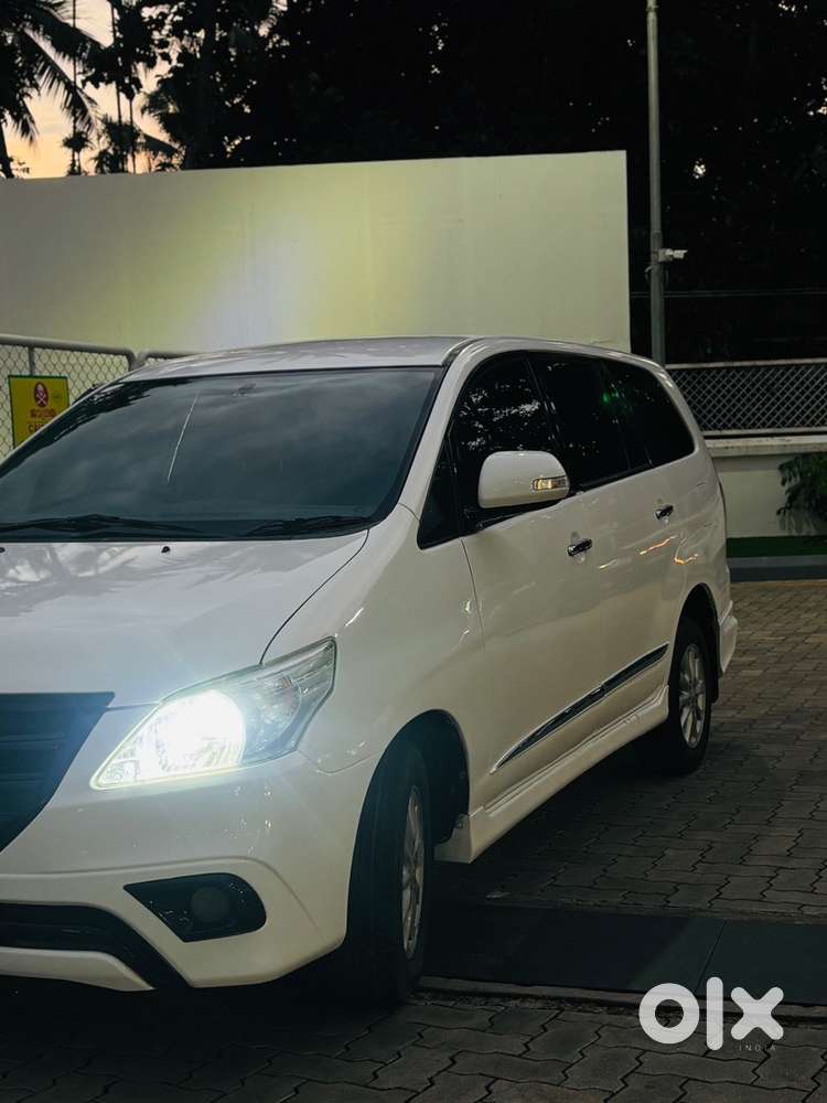 Toyota Innova Diesel 2014 Km Driven