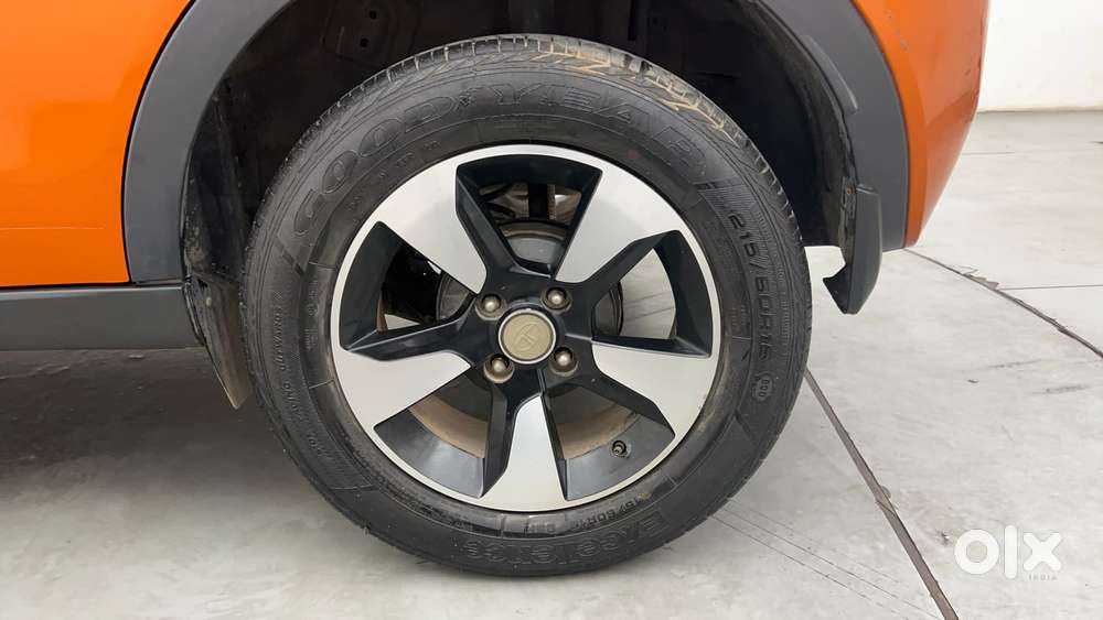 Tata Nexon 1.2 Revotron Xza Plus (l), 2019, Petrol
