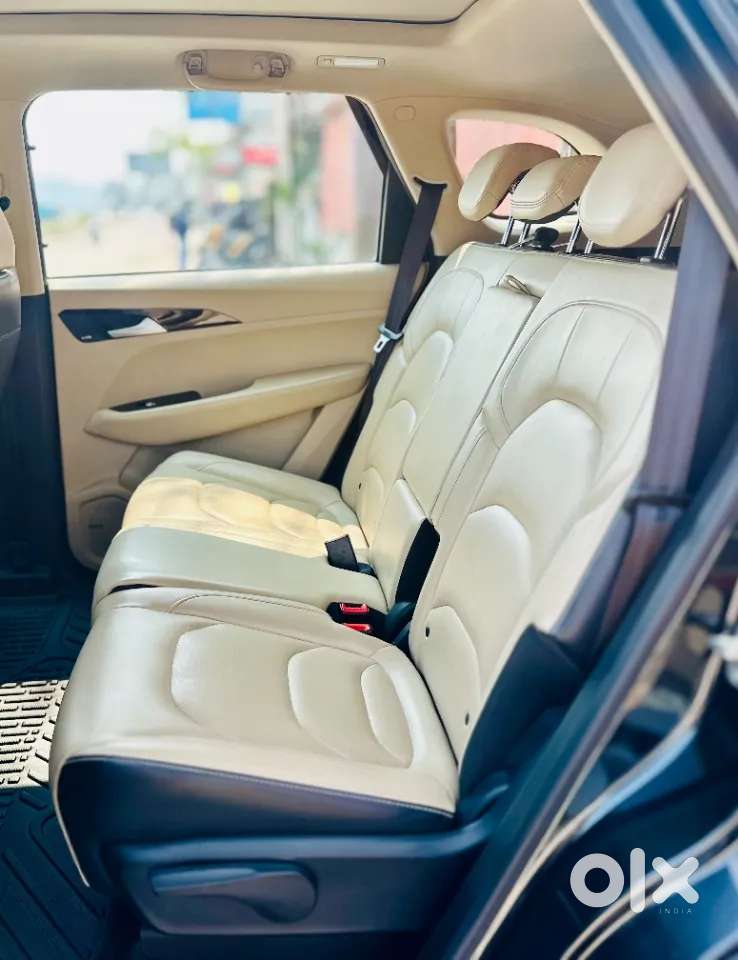 Mg Hector Plus 1.5 Sharp Turbo Cvt 6 Str, 2022, Petrol