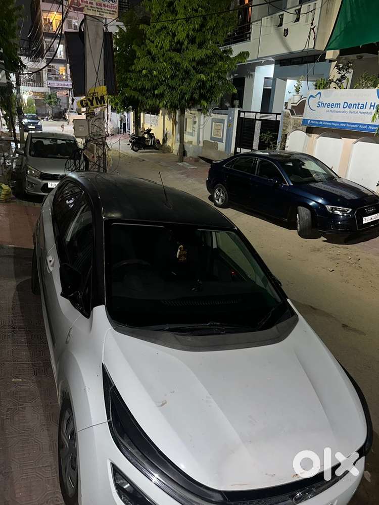 Tata Altroz Petrol 2021