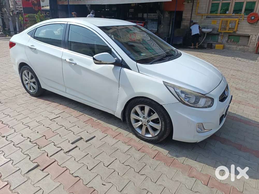 Hyundai Verna Crdi 2011
