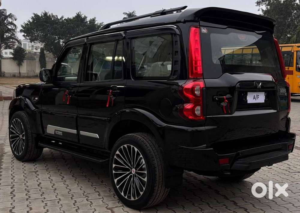 Mahindra Scorpio Classic, 2026, Diesel