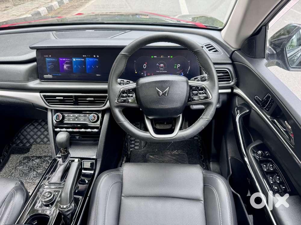 Mahindra Xuv700 2.2 Ax 7 Diesel At Str, 2025, Diesel