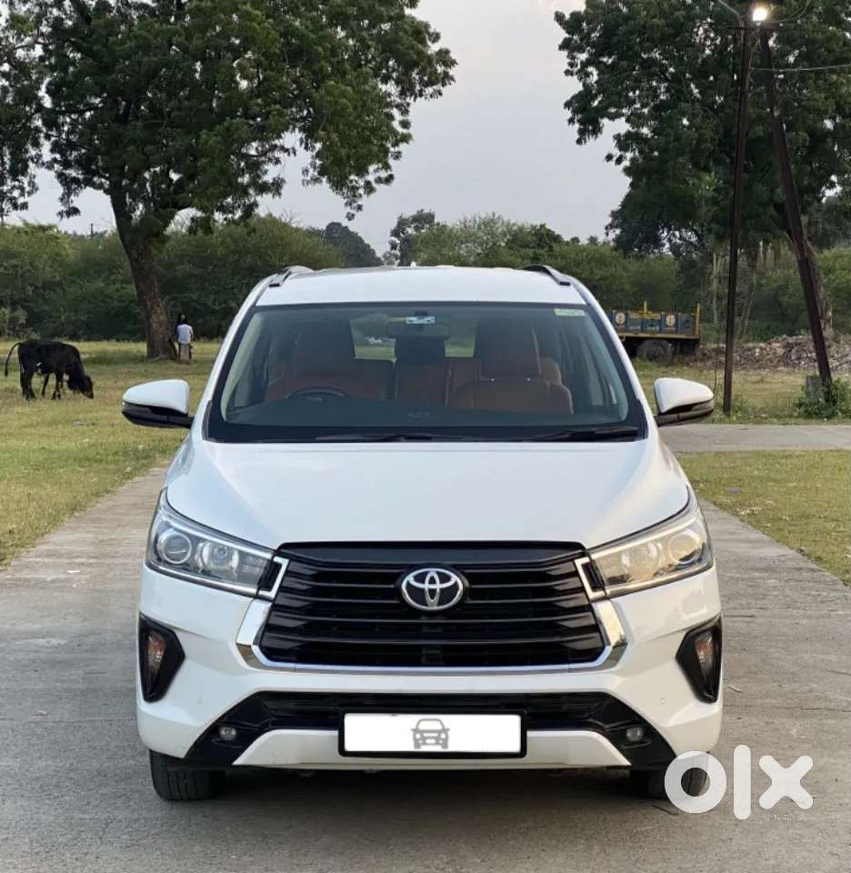 Toyota Innova Crysta [2020-ongoing] 2.4 Vx 8 Str, 2022, Diesel
