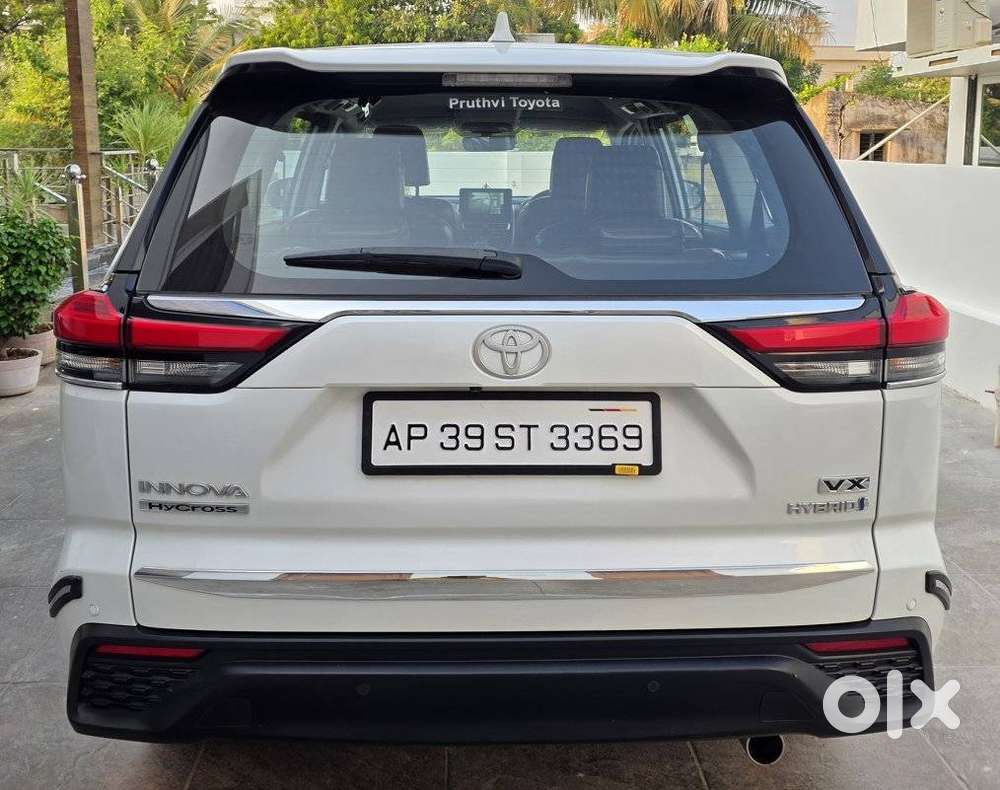 Toyota Innova Hycross 2.0 Vx Hybrid 7 Str, 2023, Cng & Hybrids
