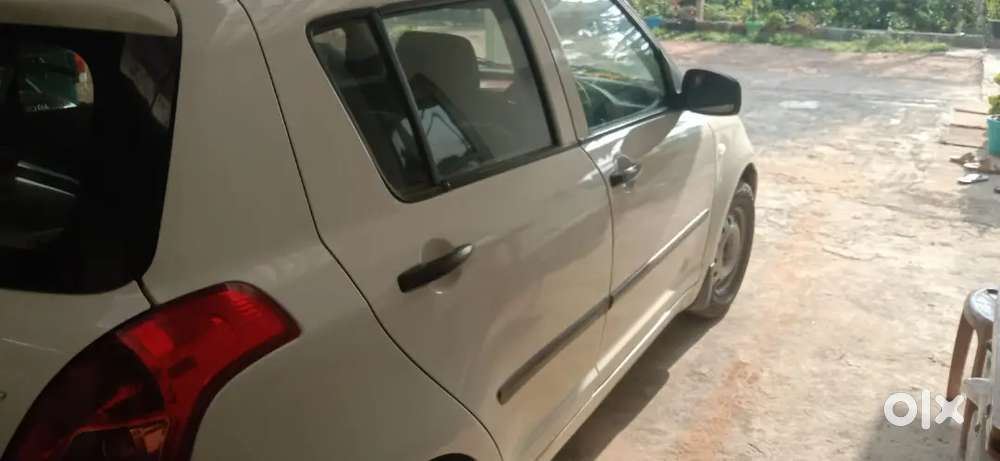 Maruti Suzuki Swift 2010 Petrol Manual