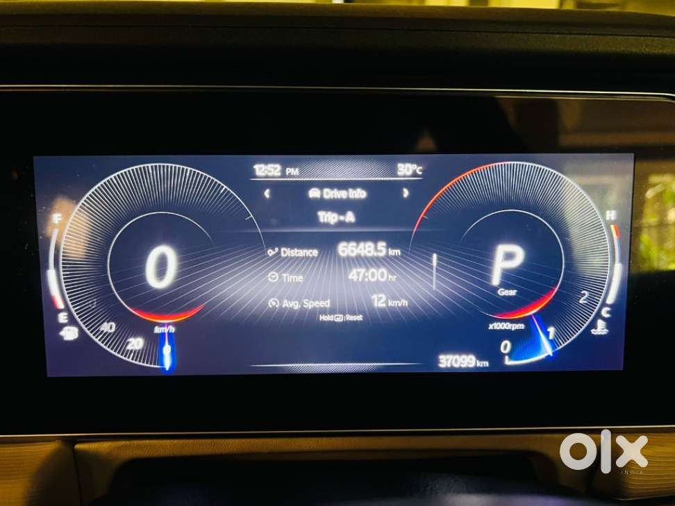 Mahindra Xuv700 2.0 Ax 5 Petrol At Str, 2022, Petrol