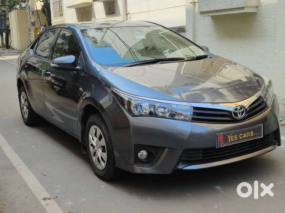 Toyota Corolla Altis 1.8 J, 2015, Petrol