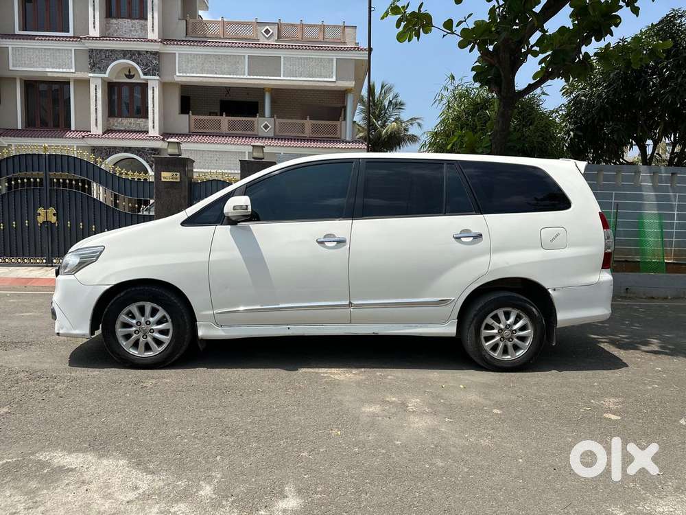 Toyota Innova 2004-2011 2.5 V Diesel 8-seater, 2014, Diesel