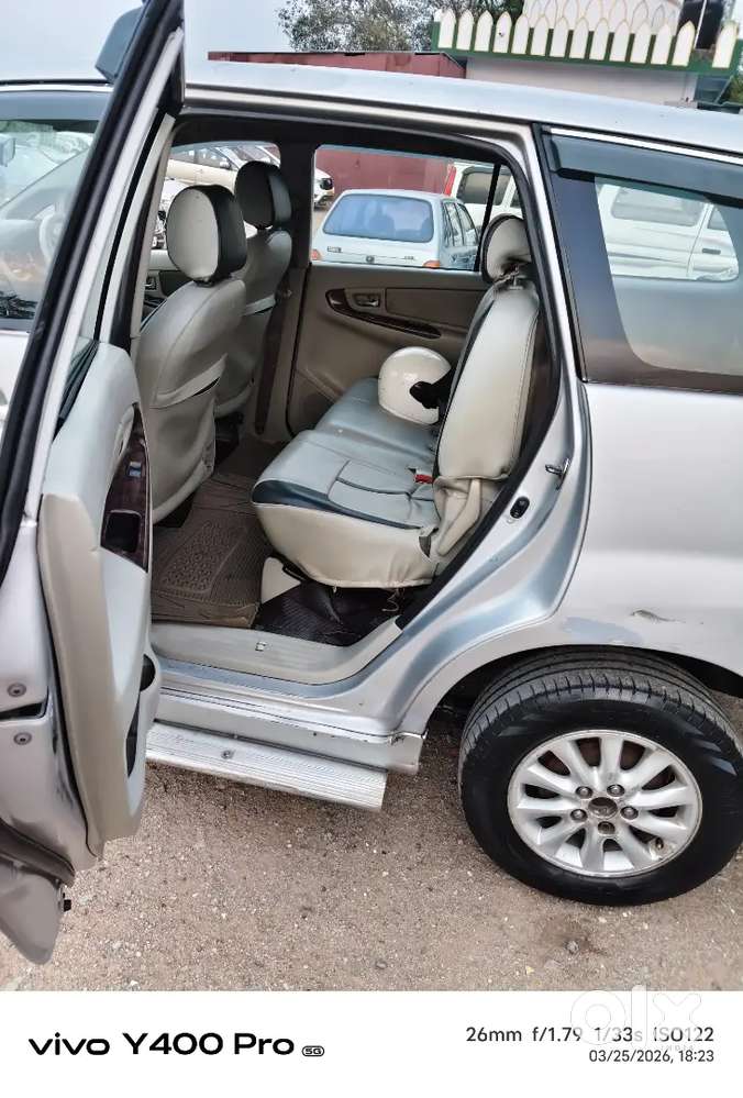 Toyota Innova Petrol 2014 Second Owner