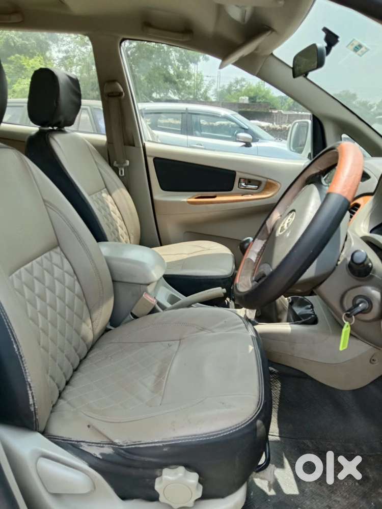 Toyota Innova 2.0 G (petrol) 8 Seater Bs Iv, 2009, Diesel