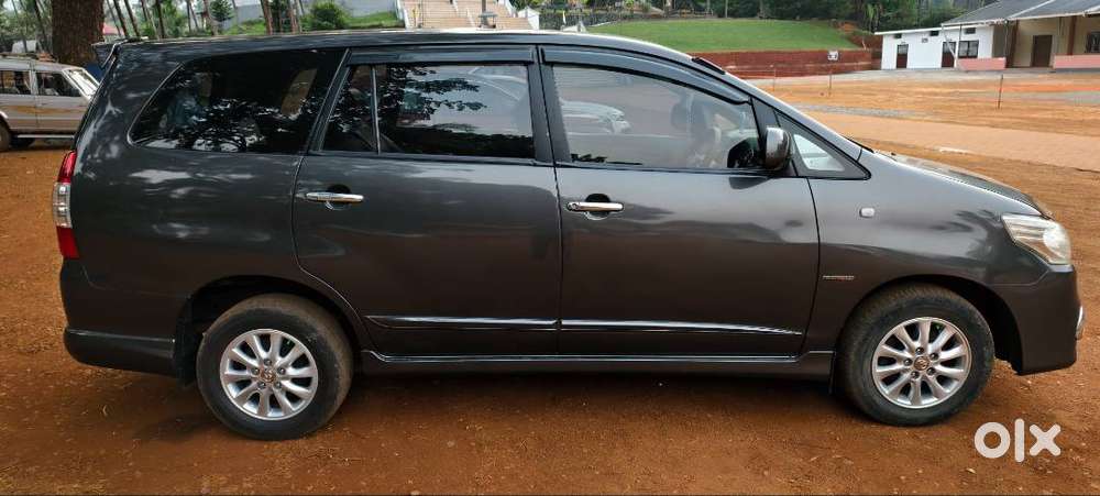 Toyota Innova 2015 Diesel 250000 Km Driven
