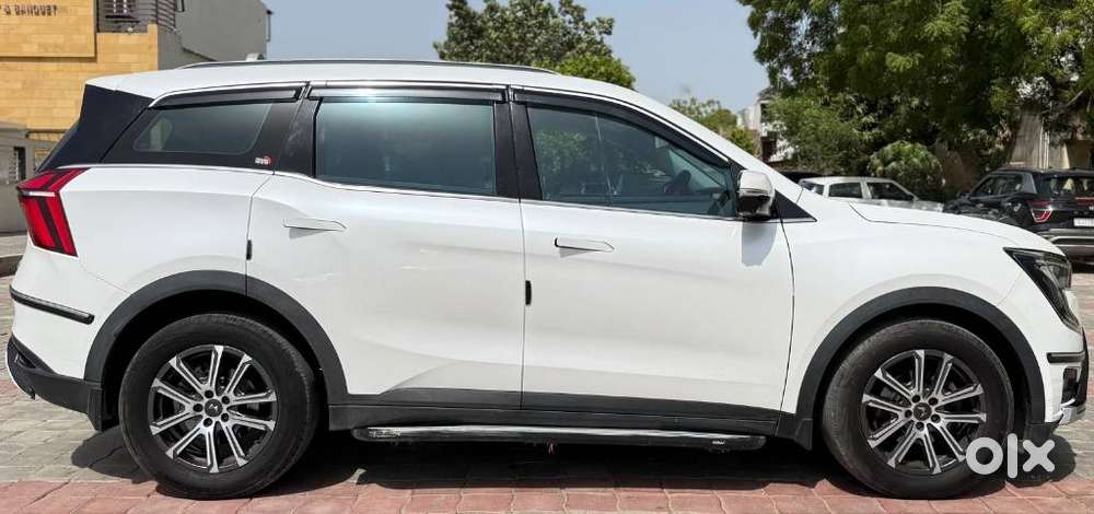 Mahindra Xuv700 Ax7l 6 Str At, 2023, Diesel