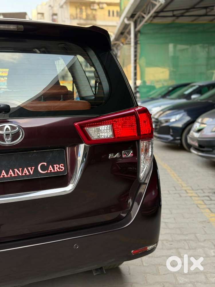 Toyota Innova Crysta 2.4 V, 2016, Diesel