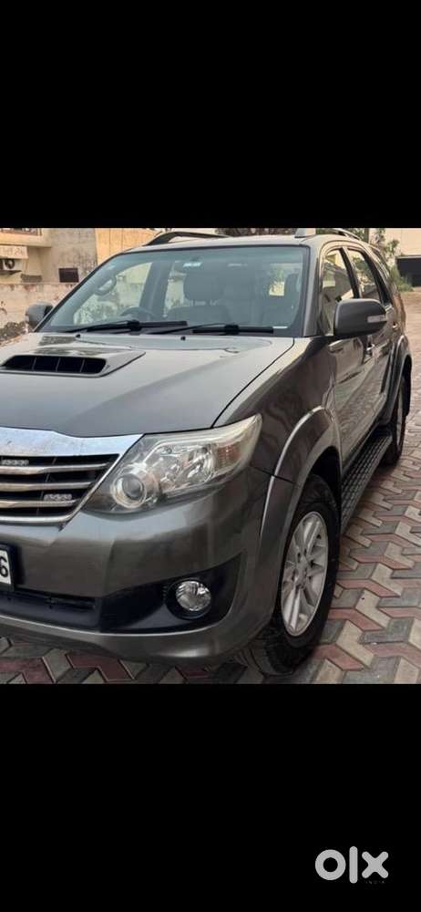 Toyota Fortuner 2013
