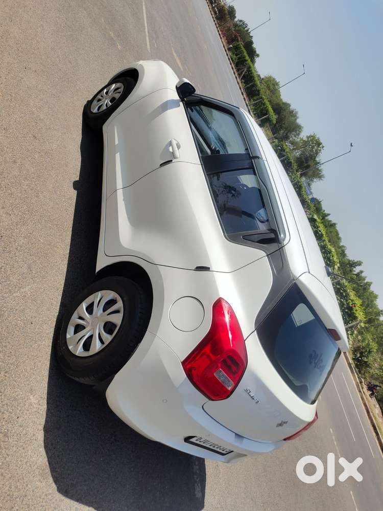 Maruti Suzuki Swift 1.2 Vxi (o), 2022, Petrol