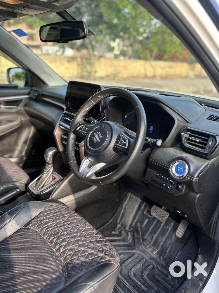 Maruti Suzuki Grand Vitara 1.5 Alpha Plus Intelligent Hybrid Ecvt, 2..