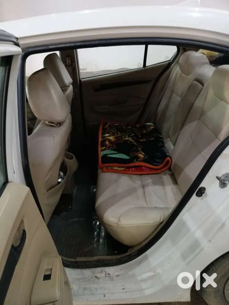 Honda City 2010 Cng & Hybrids 80000 Km Driven,tayar Is Good,