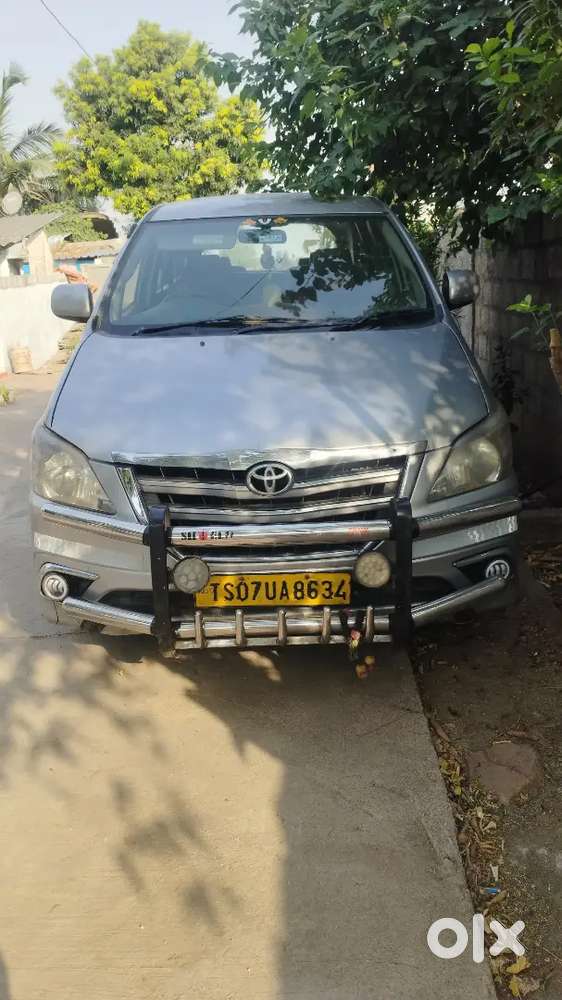 Toyota Innova 2015