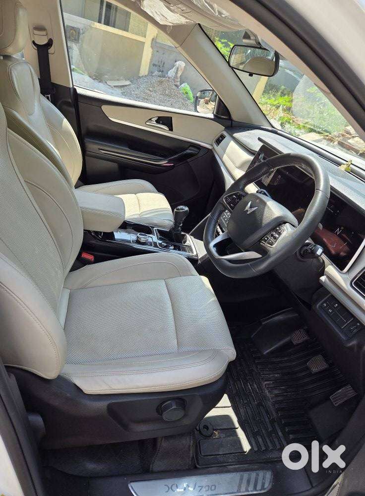 Mahindra Xuv700 2.2 Ax 7 Diesel Mt Luxury Pack Str, 2024, Diesel