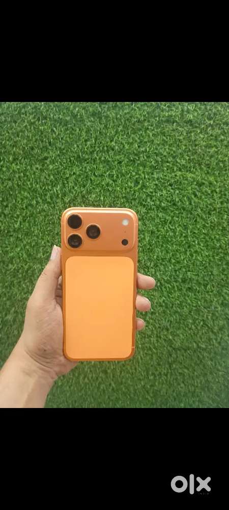 Apple 17 pro 6 month old battery health minimum 93% condition very goo
