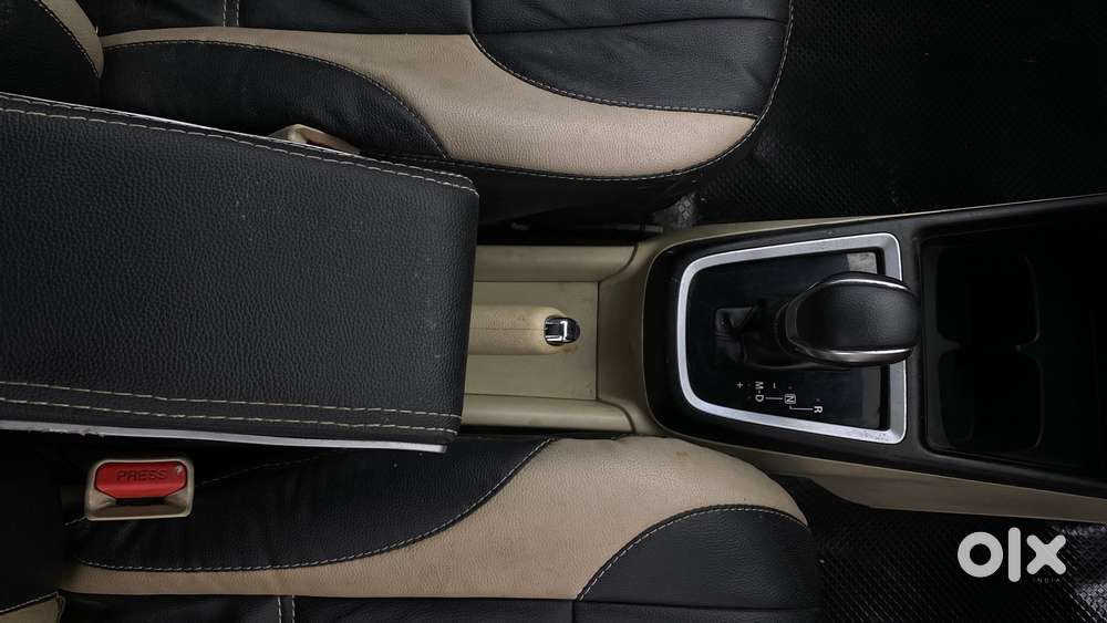 Maruti Suzuki Swift Dzire Amt Vxi, 2018, Petrol