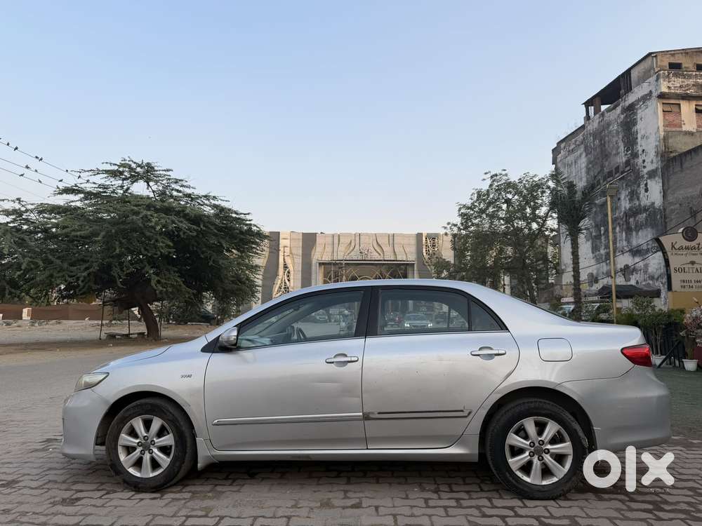 Toyota Corolla Altis 1.8 Sportz, 2011, Petrol
