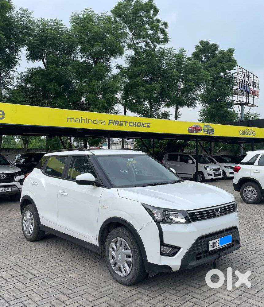 Mahindra Xuv300 1.2 W6 Amt Petrol, 2023, Petrol