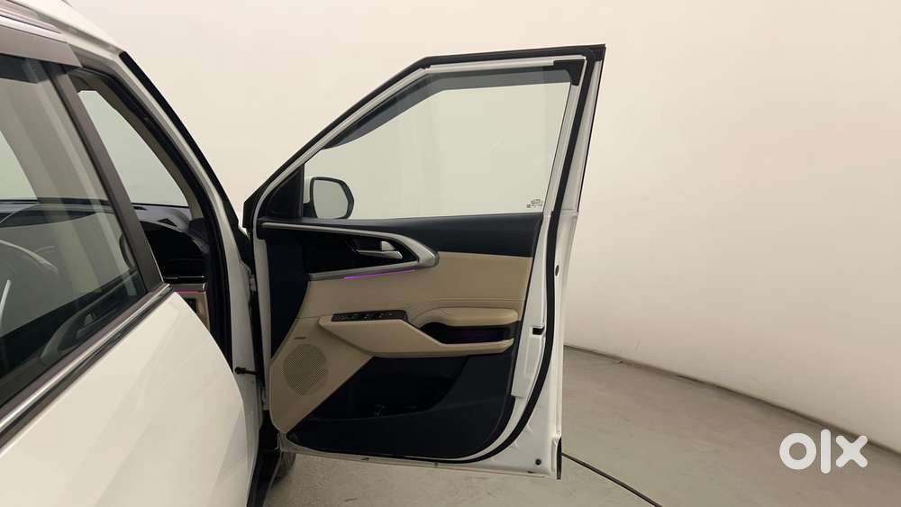Kia Carens 1.4 Luxury Plus 6 Str, 2023, Petrol