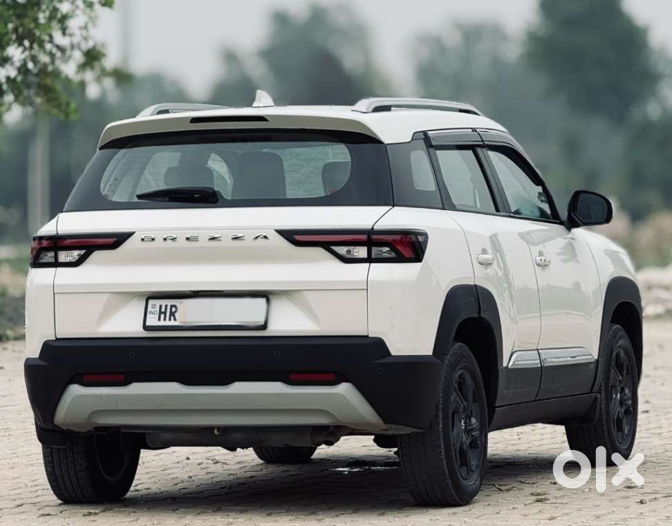 Maruti Suzuki Brezza 1.5 Zxi Smart Hybrid, 2023, Petrol
