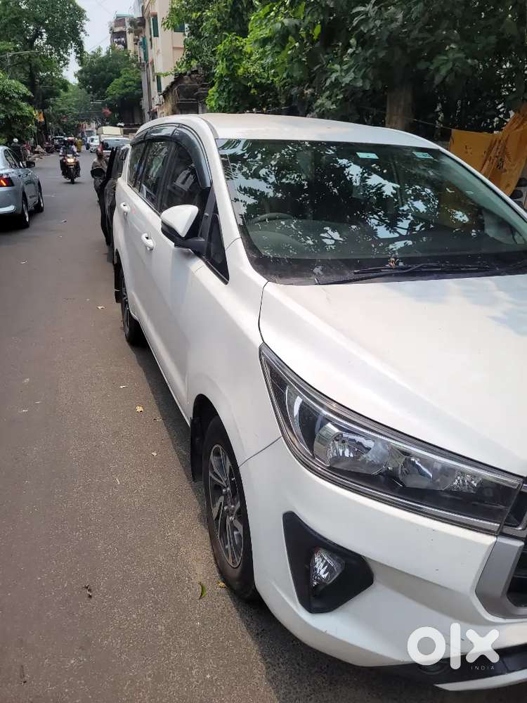 Commercial Innova Crysta