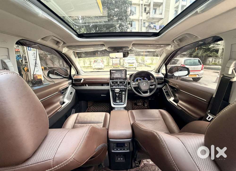 Toyota Innova Hycross 2.0 Zx Hybrid 7 Str, 2023, Petrol