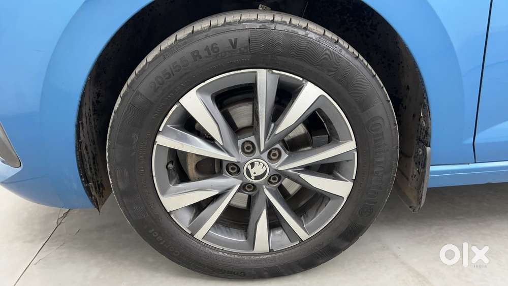Skoda Slavia Style 1.0l Tsi Mt, 2022, Petrol