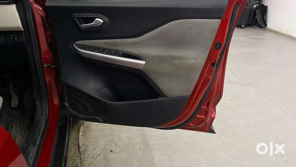 Nissan Magnite 1.0 Xv, 2023, Petrol