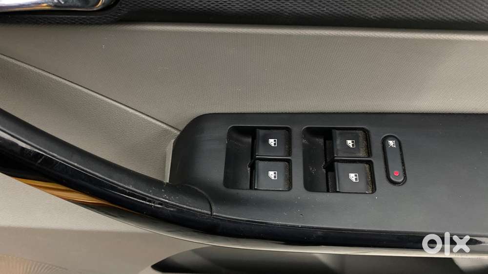 Tata Tiago 1.2 Revotron Xz, 2017, Petrol