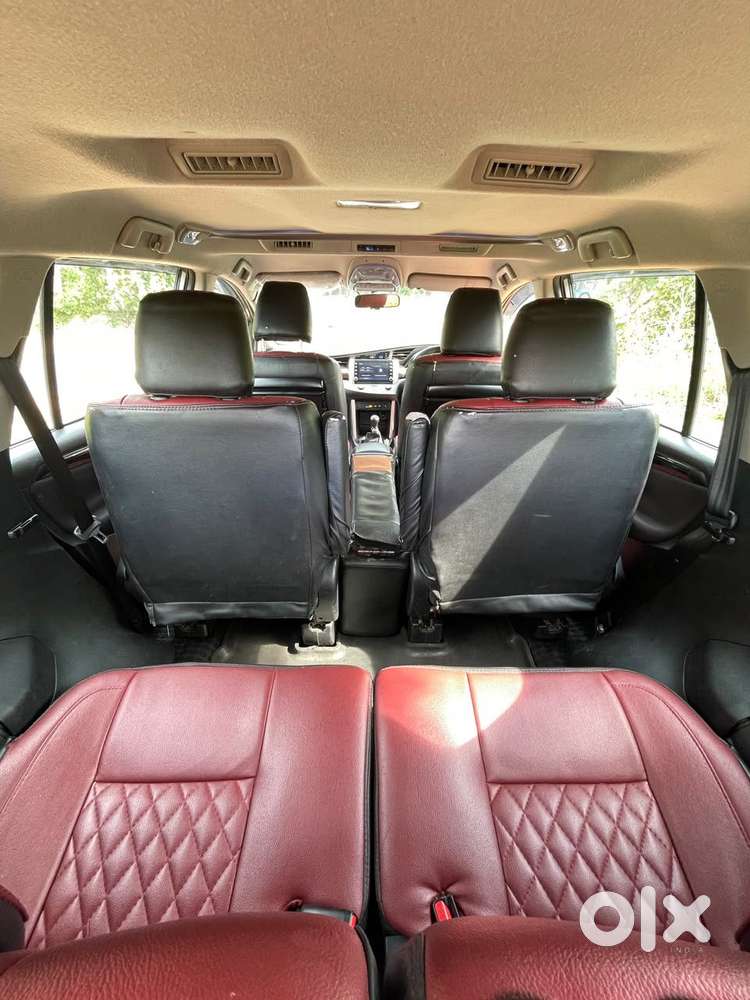 Toyota Innova Crysta 2.7v Mt, 2022, Petrol