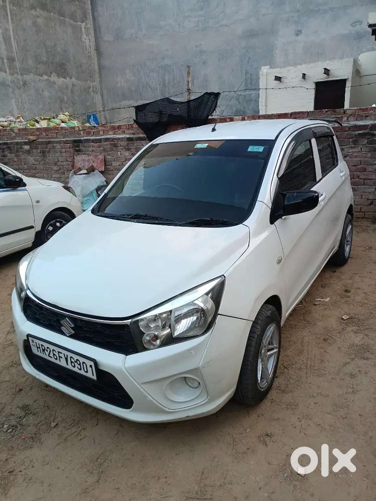 Celerio Car One Hand