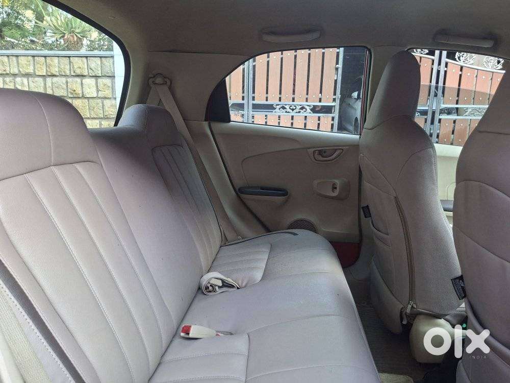 Honda Brio V Mt, 2012, Petrol