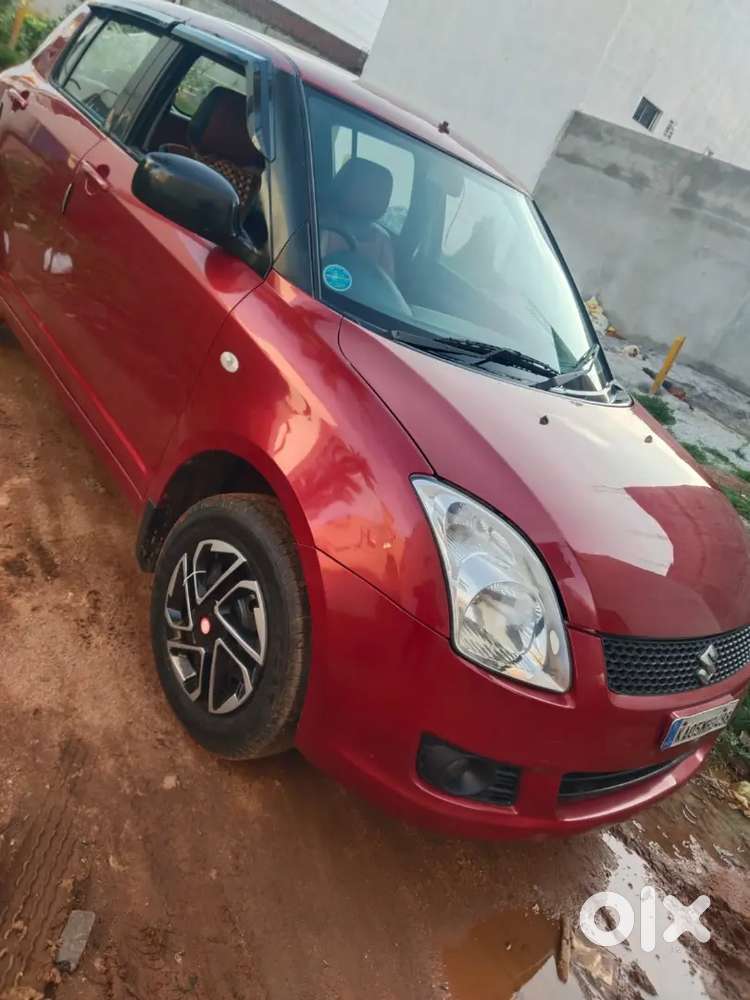 Maruti Suzuki Swift 2010 Petrol 100000 Km Driven