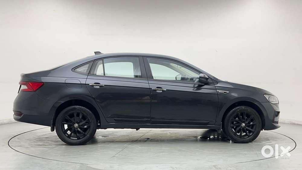 Skoda Slavia Ambition 1.0l Tsi At, 2022, Petrol