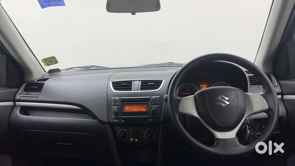 Maruti Suzuki Swift Vxi Optional, 2016, Petrol