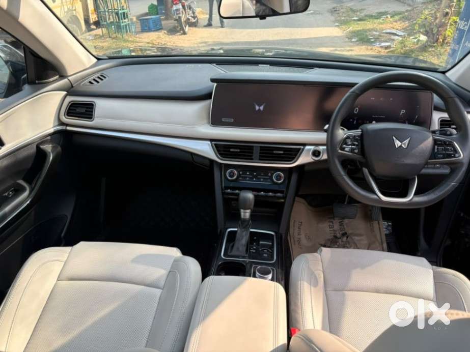 Mahindra Xuv700 Ax7 Luxury Pack Awd, 2024, Diesel
