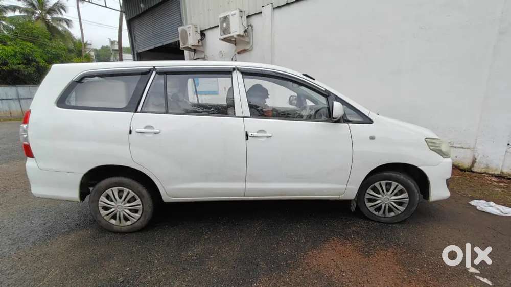 Toyota Innova 2.5 Diesel 2012 Re