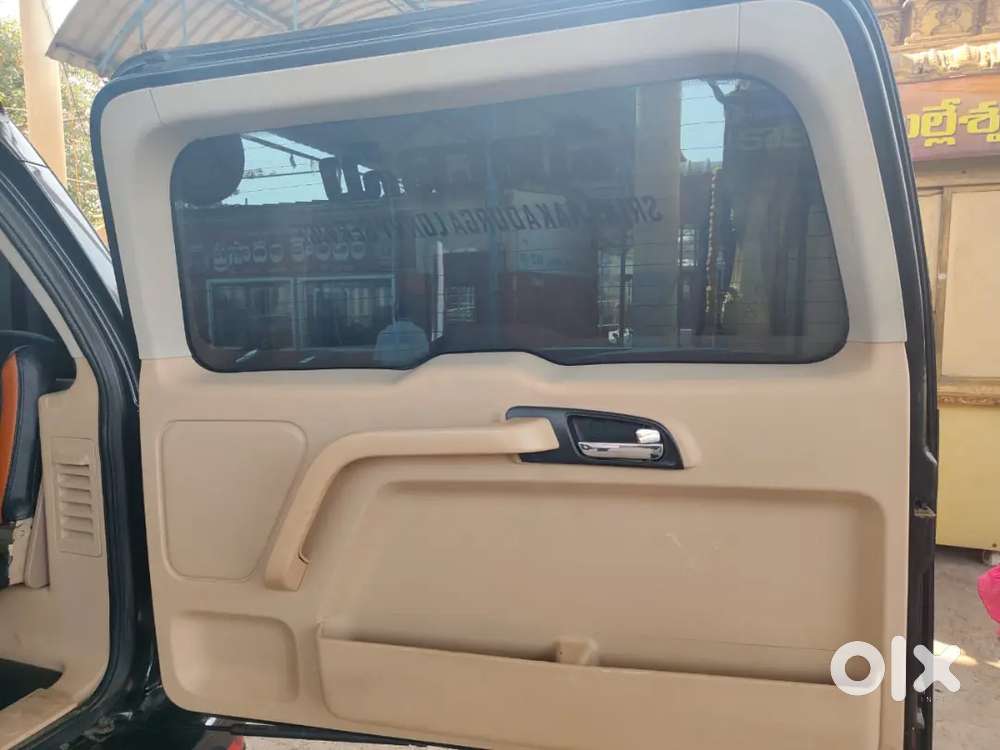 Tata Safari Storme 2015